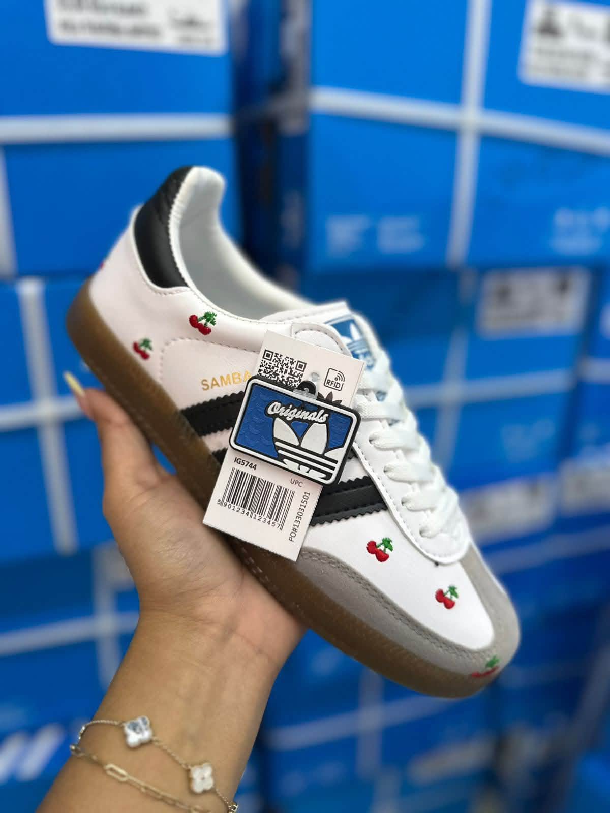 TENIS ADIDAS BASIC CHERRY