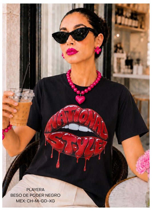PLAYERA BESO DE PODER NEGRO