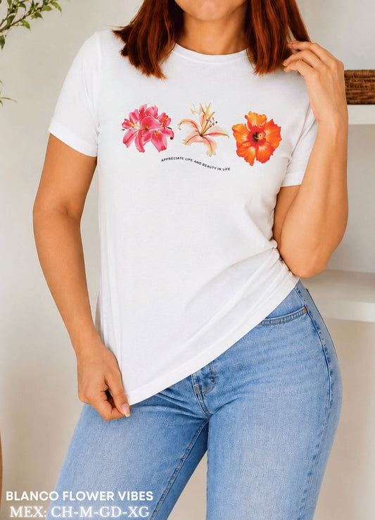 PLAYERA BLANCO FLOWERS VIBES